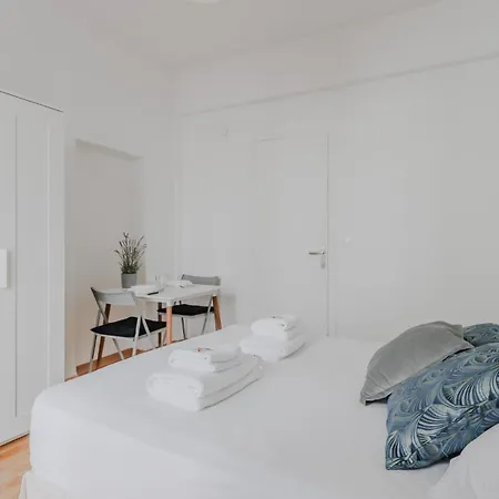Joli Pour 2 Personnes - * Levallois-Perret